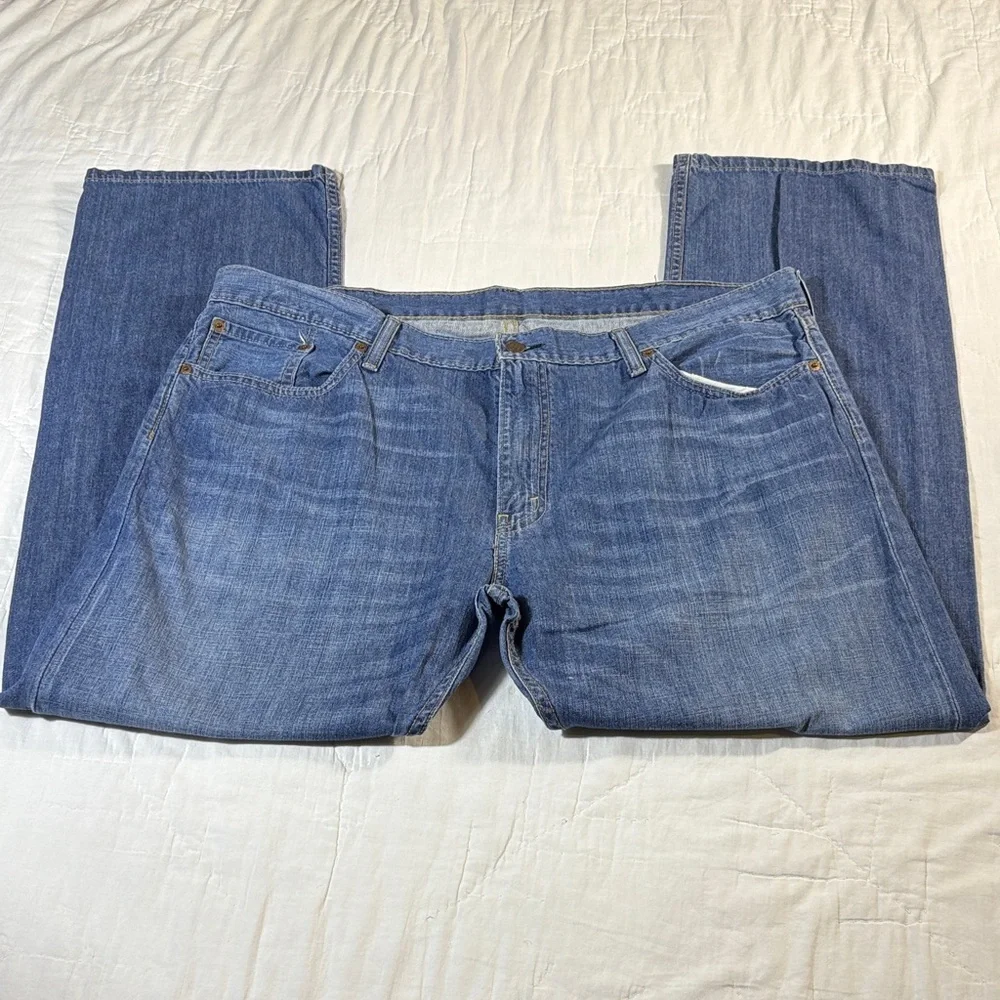 Levis‎ 505 Regular Fit Jeans Mens 42x32 Medium Wash Blue Straight Leg Denim 1311